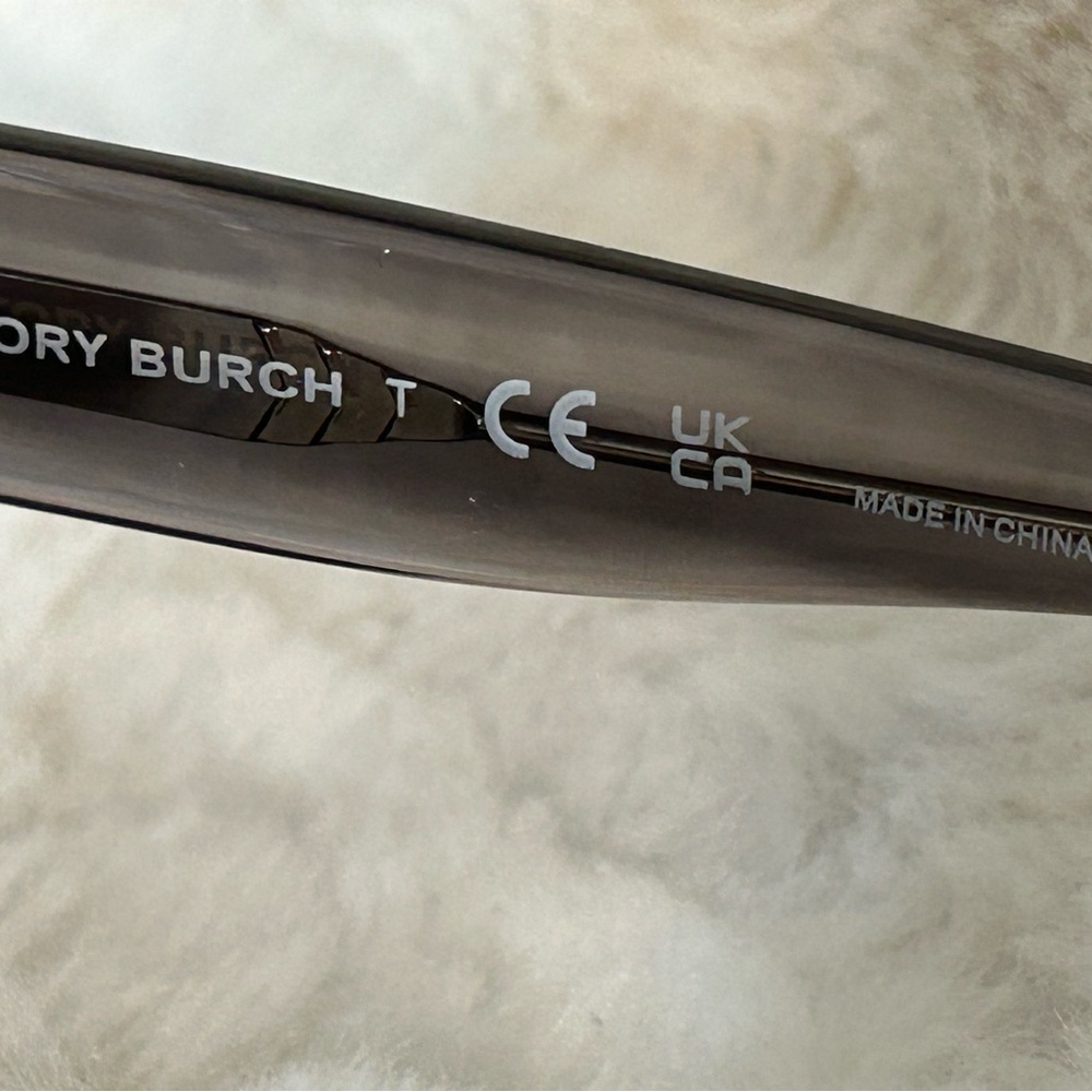 Like New Tory Burch Oversized Gray Sunglasses - Picture 6 of 6